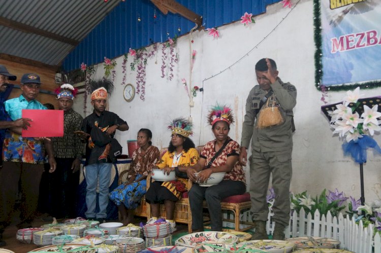 Satgas Damai Cartenz-2025 Hadir di Prosesi Adat Papua: Wujudkan Damai Lewat Budaya